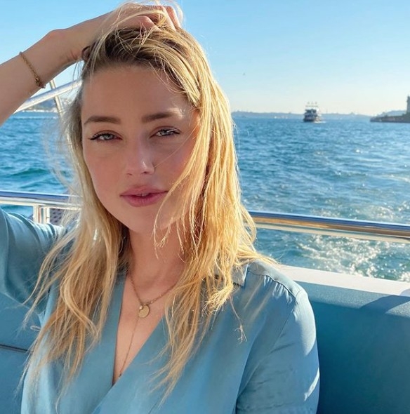 前妻 Amber Heard 早前高調宣布回歸《水行俠 2》。