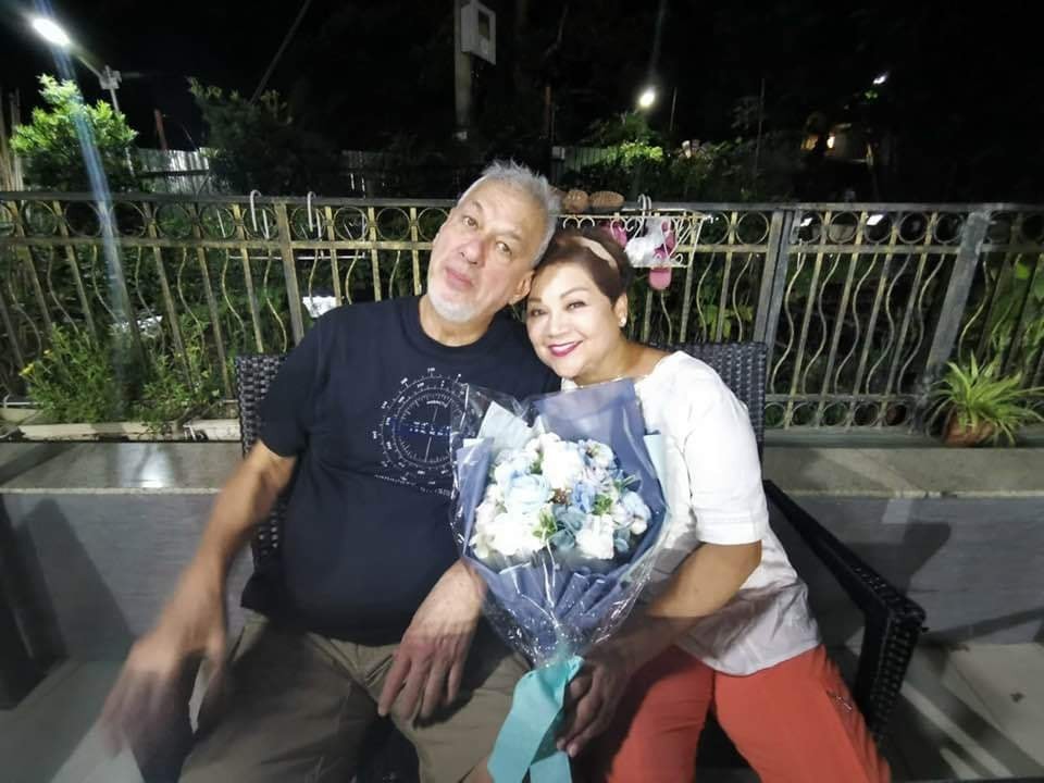 今日凌晨,肥媽於Facebook公佈老公離世並附上合照:「My love my man RIP .see you in heaven ?親愛的老公安息?」
