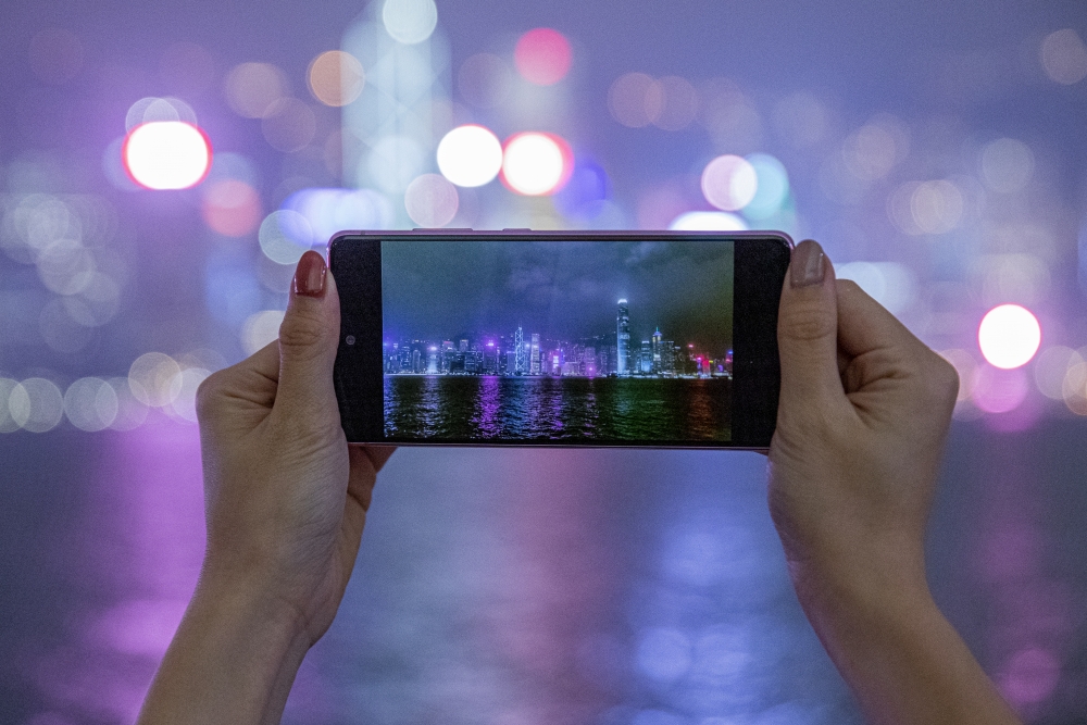 無線分享電量功能更可為智能手錶、無線耳機或其他裝置充電,令大家無需再擔憂電量問題。