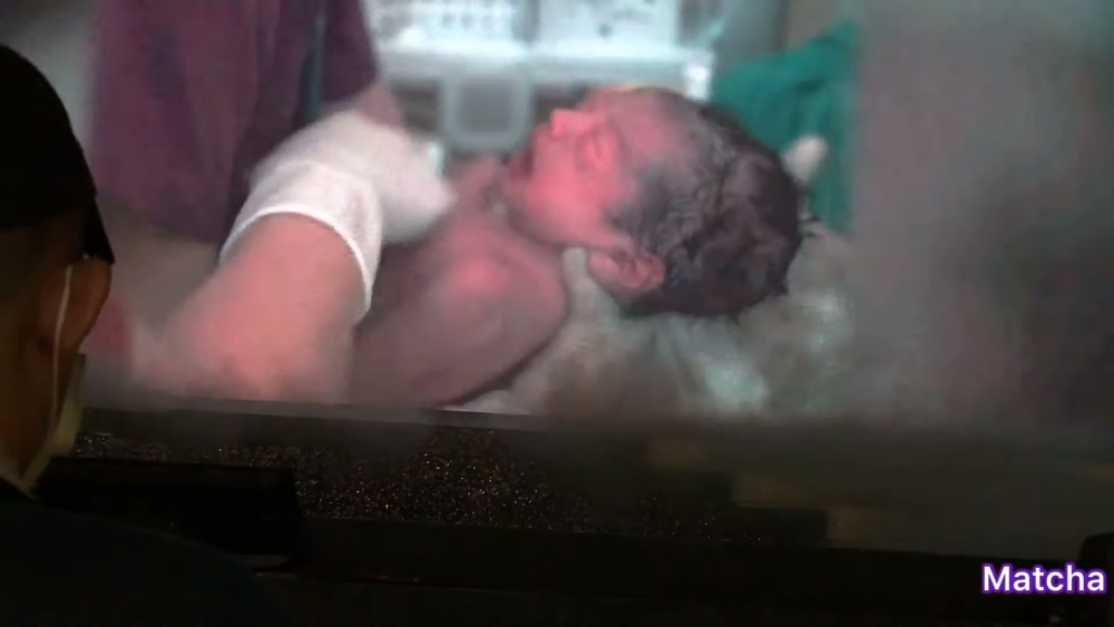 雖然喺片中 Ella 就喊住同老公講：「我差點要放棄了！」