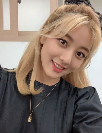 最近傳出兩人因為想專注工作所以減少見面，最後決定分手。