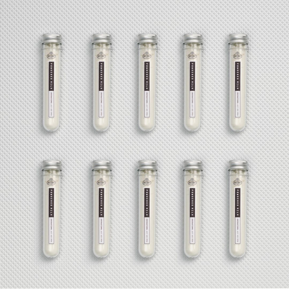 同 Oreo 絕配嘅奶粉配方都喺倉庫中。