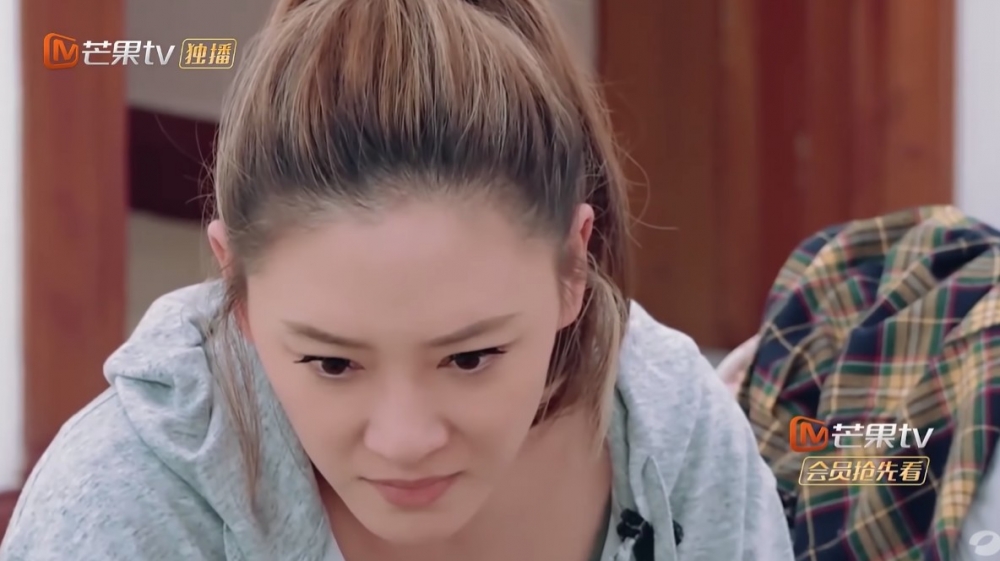 Jasper 見媽媽咁嬲即刻有啲驚，場面非常嚴肅、尷尬。