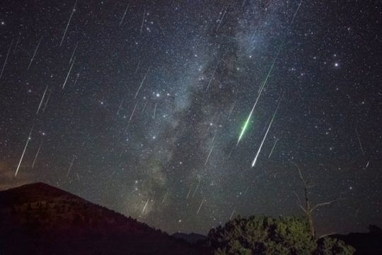 今次獅子座流星雨最佳觀測時間係11月18號凌晨2:00～6:00