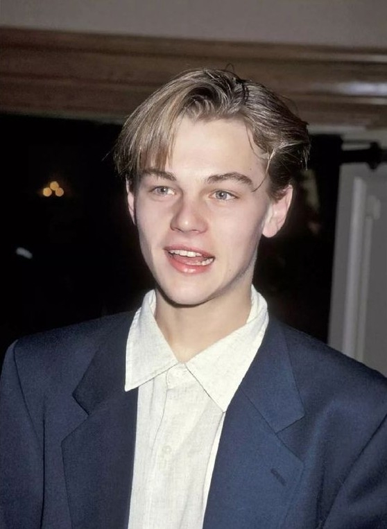 里安納度(Leonardo DiCaprio)年輕時因為英俊外貌獲封萬人迷