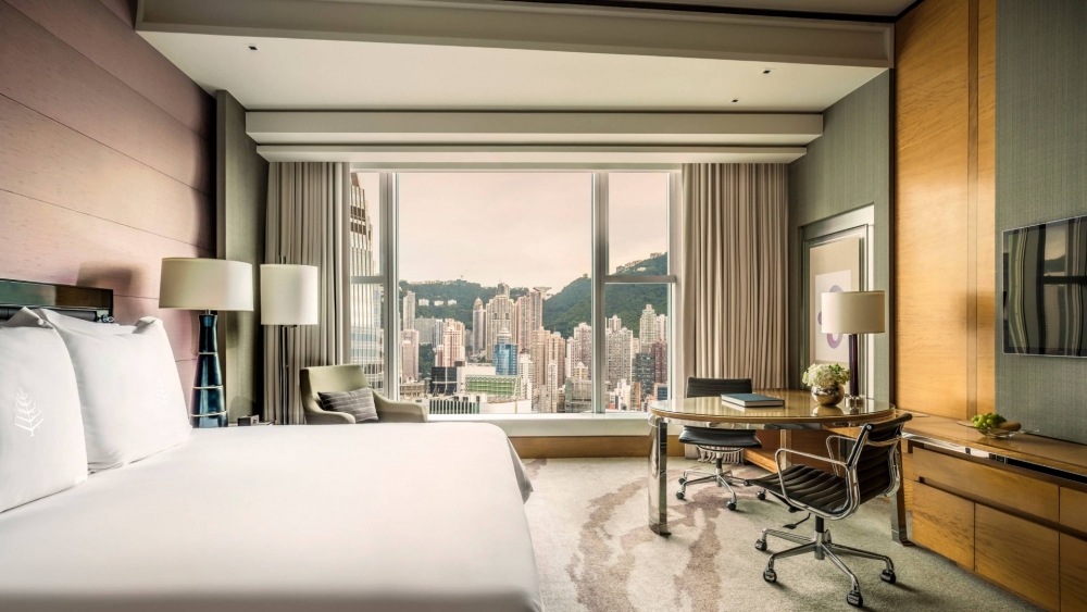 住宿優惠,包括入住豪華山景房連雙人早餐及 3 道菜嘅晚餐或 HK$1,000 酒店消費額