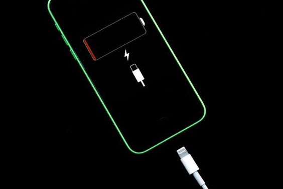 「無孔機身」即唔再設有叉電口