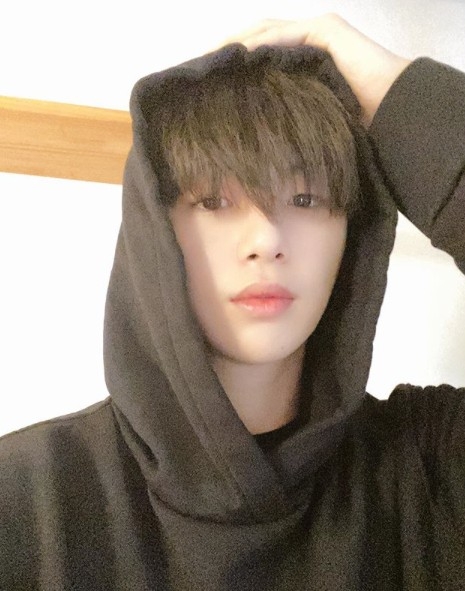 組合解散後，姜丹尼爾以 Solo 歌手身分活動，成績相當不俗。