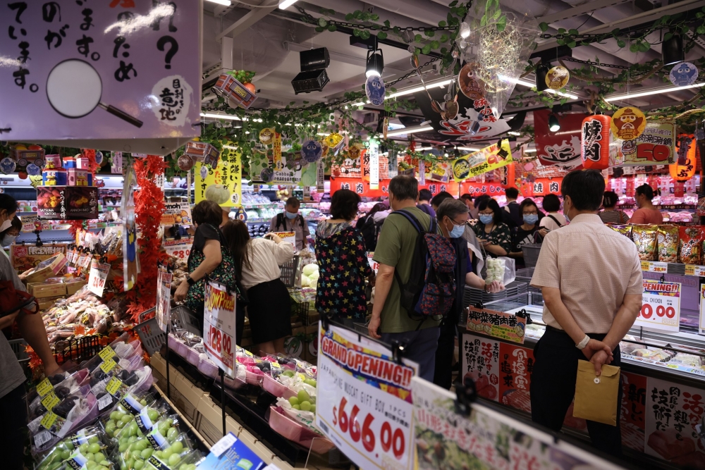 日本驚安殿堂DON DON DONKI香港分店越開越多,但間間分店都仲係咁多人
