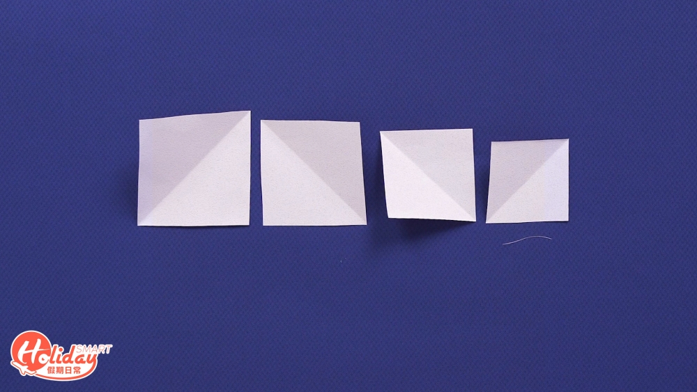 剪出 4 個正方形