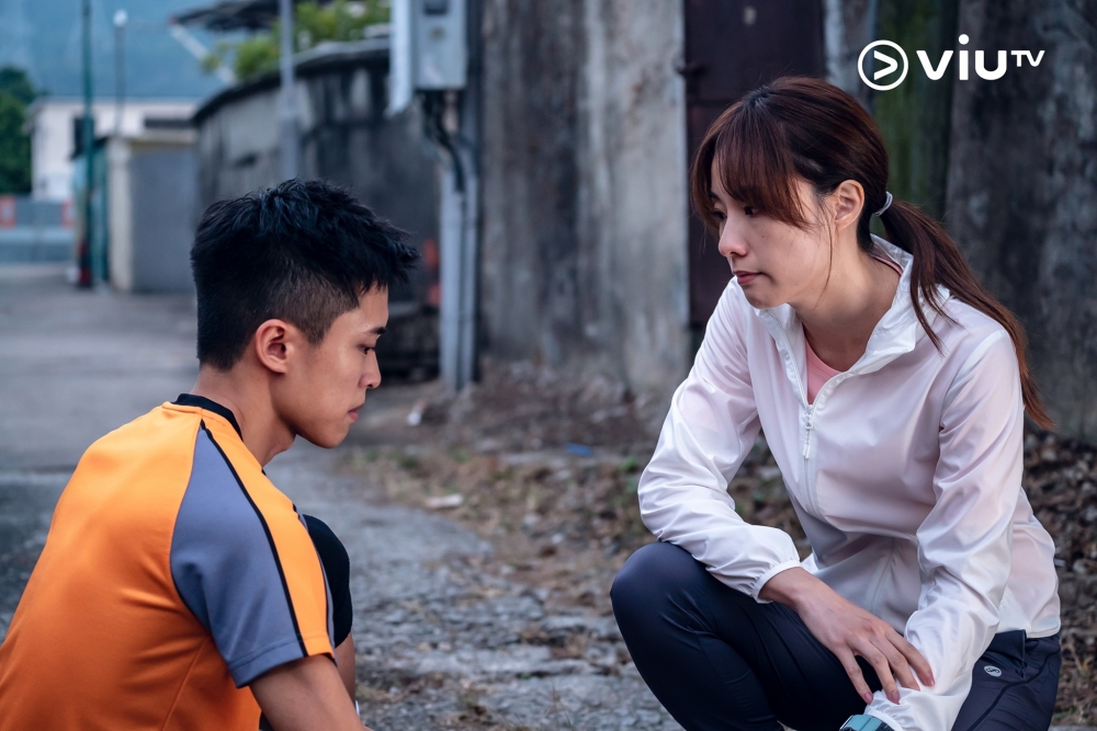 《男排女將》由Stephy鄧麗欣、顧定軒、陳卓賢主演