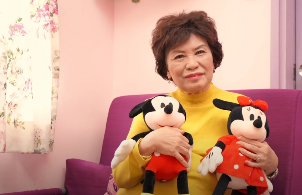 有消息指佢已成功拔喉並完成氣管造口手術,離開深切治療部休養。