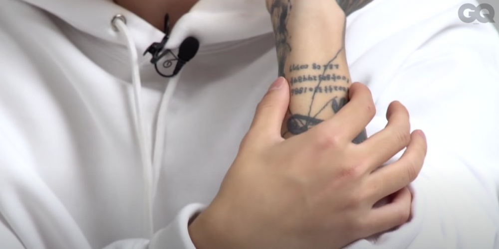 禹元宰竟然將銀行戶口紋落手腕度！