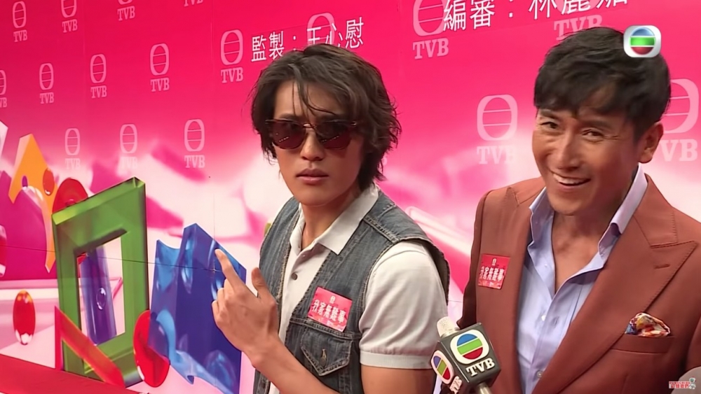 馬在驤即場同爸爸表演「神同步」做同一個表情