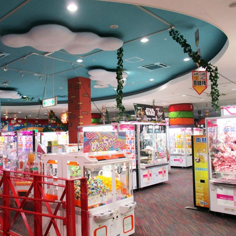 日本唔少地方，都會見到SEGA遊戲機中心，全日本有超過190間。