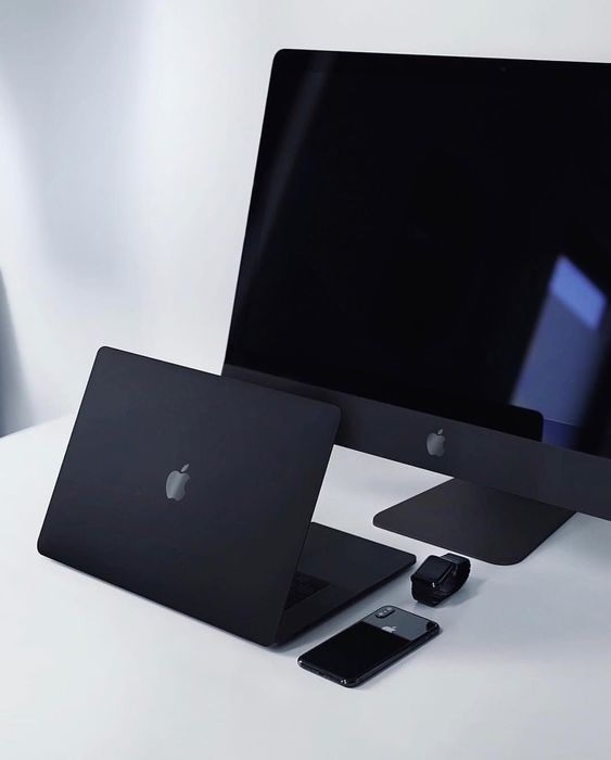 專利中所講嘅黑色類似可吸收99.9%可見光嘅「Vantablack」咁，令鋁合金嘅機體睇落係啞光純黑色