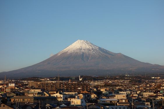 雖然富士山仍係一座活火山,自2011年日本大地震以嚟,火山活動亦有加劇,但暫時仲係安全水平。