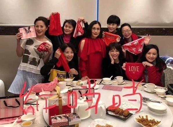 汪阿姐有一年送過紅色底褲畀一班好友
