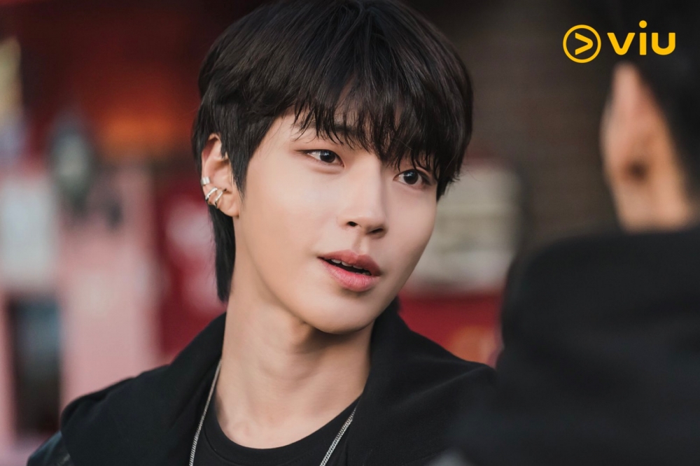 「韓書竣」（黃仁燁 飾）。