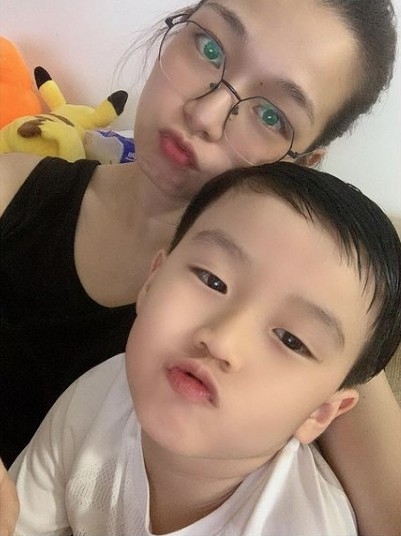 今年38歲嘅「長腳蟹」呂慧儀雖然已經係一子之母，仔仔「蟹籽」6歲，長腳蟹獨力撫養兒子仍保養得好好。