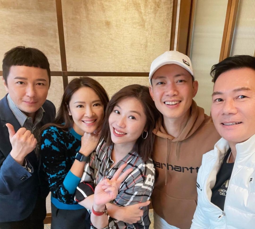 向海嵐大晒《無頭東宮》主演合照！