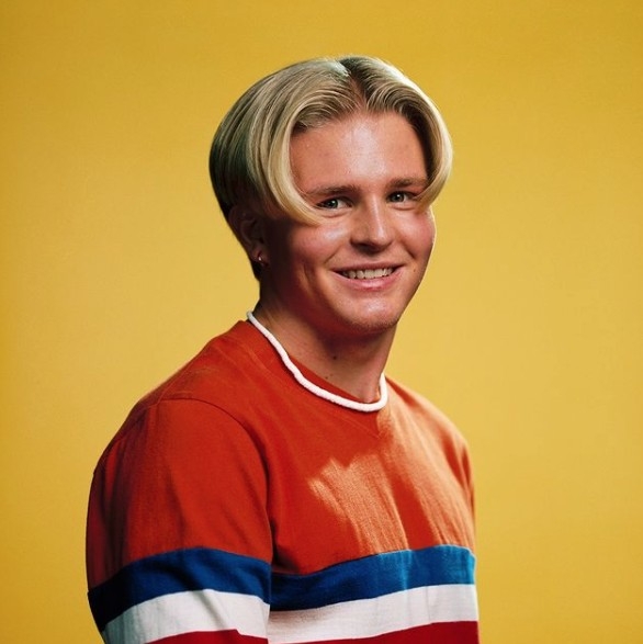 「M Barber Shop」同其他 Salon 唔同，因為「M Barber Shop」淨係剪一種髮型，呢個髮型就係「 The Golden M」M 字髮型！