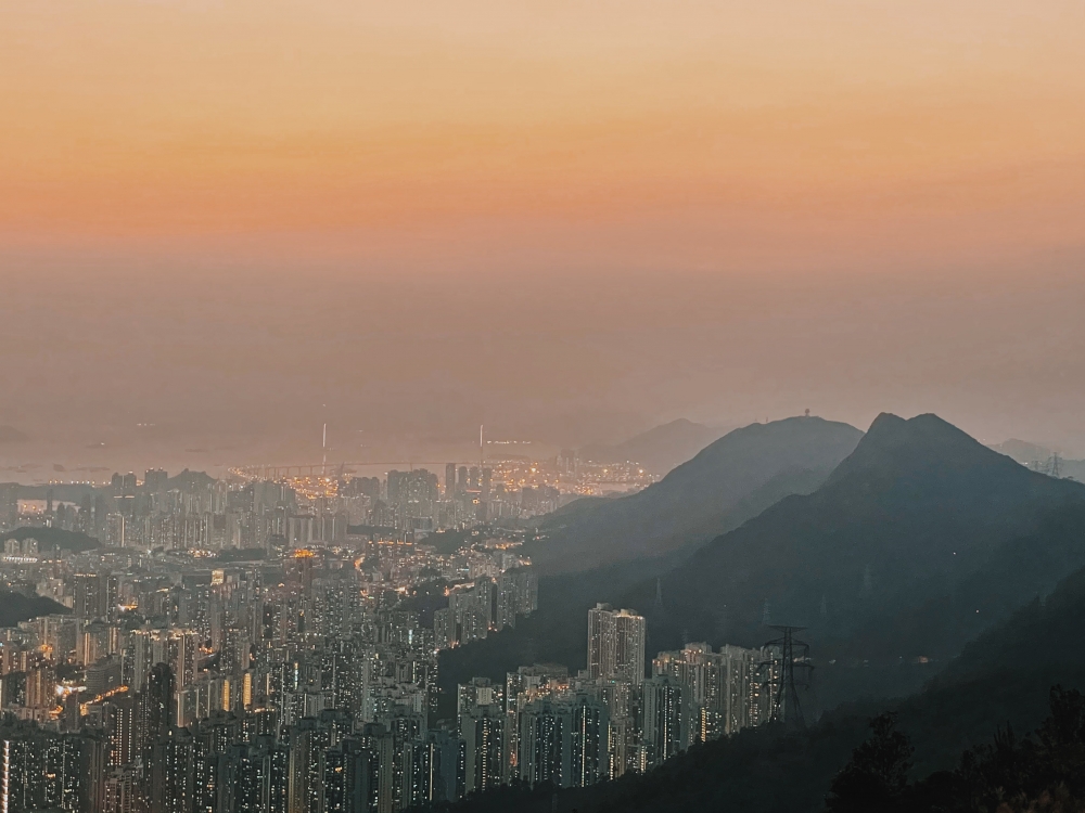 使用 iPhone 12 Pro 在飛鵝山拍下的夕陽美景。