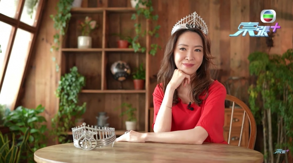 向海嵐以師姐身份回巢出演《香港小姐競選》。