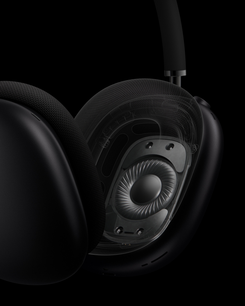 根據耳罩軟墊嘅密合度調整聲音,捕捉每個細節實現豐富嘅音響。