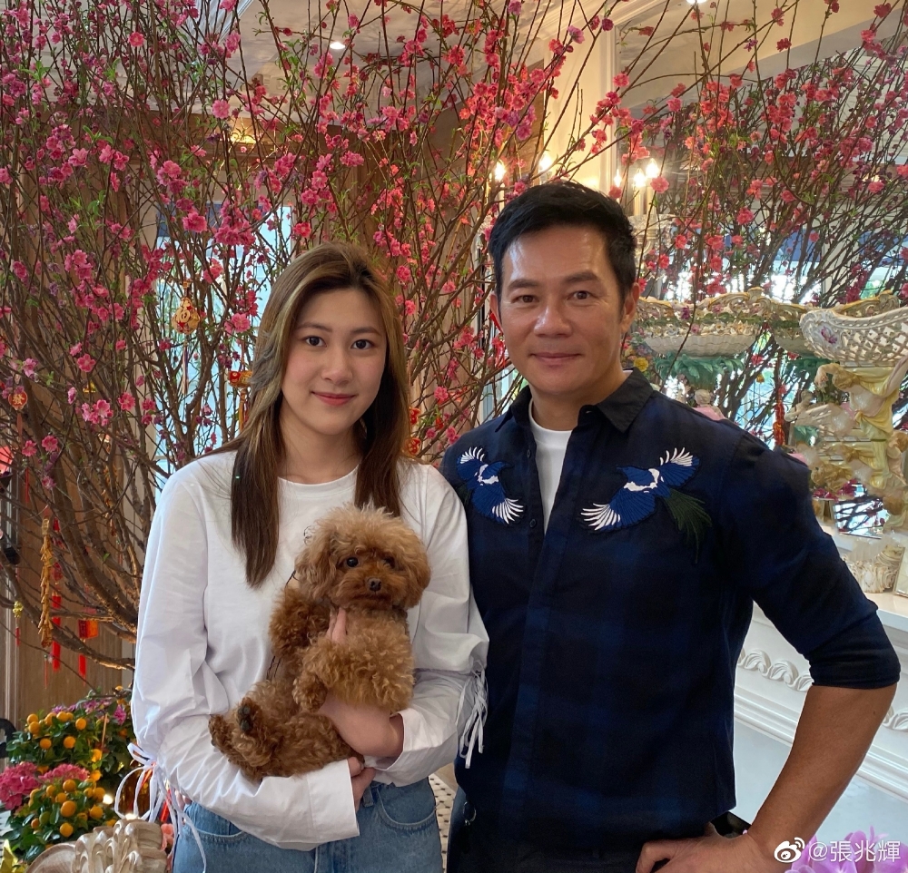 張兆輝雖然已60歲，但keep得好好，同女兒都無好大年齡差