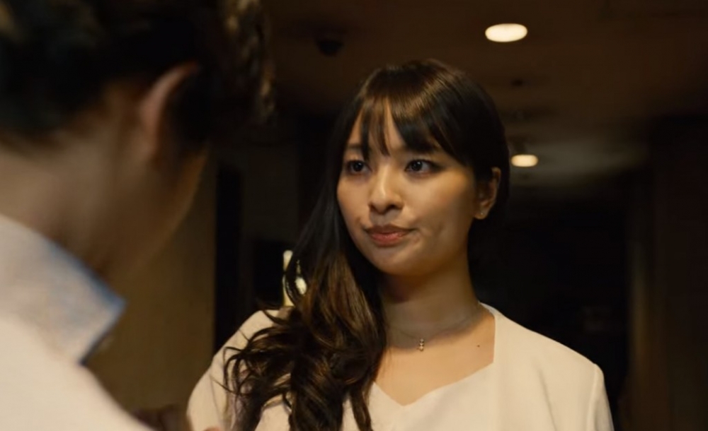 水崎綾女喺劇中嘅出浴、性愛、色誘場面,跟原作中嘅角色性格有似有啲出入。