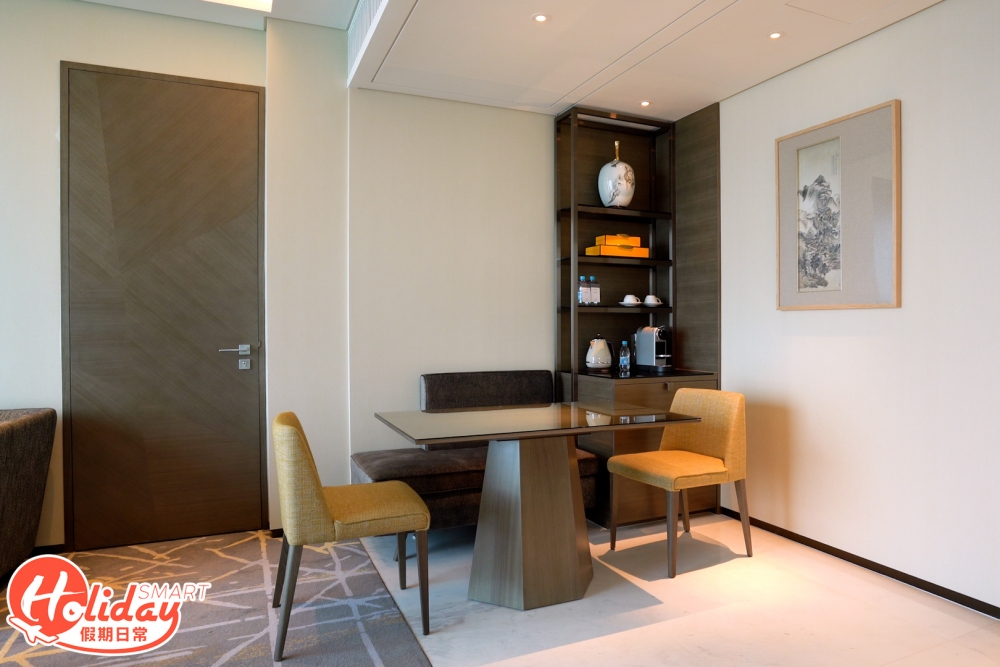 特別推介豪華海景套房(Deluxe Ocean View Suite ),同樣是一睡房一客廳設計。