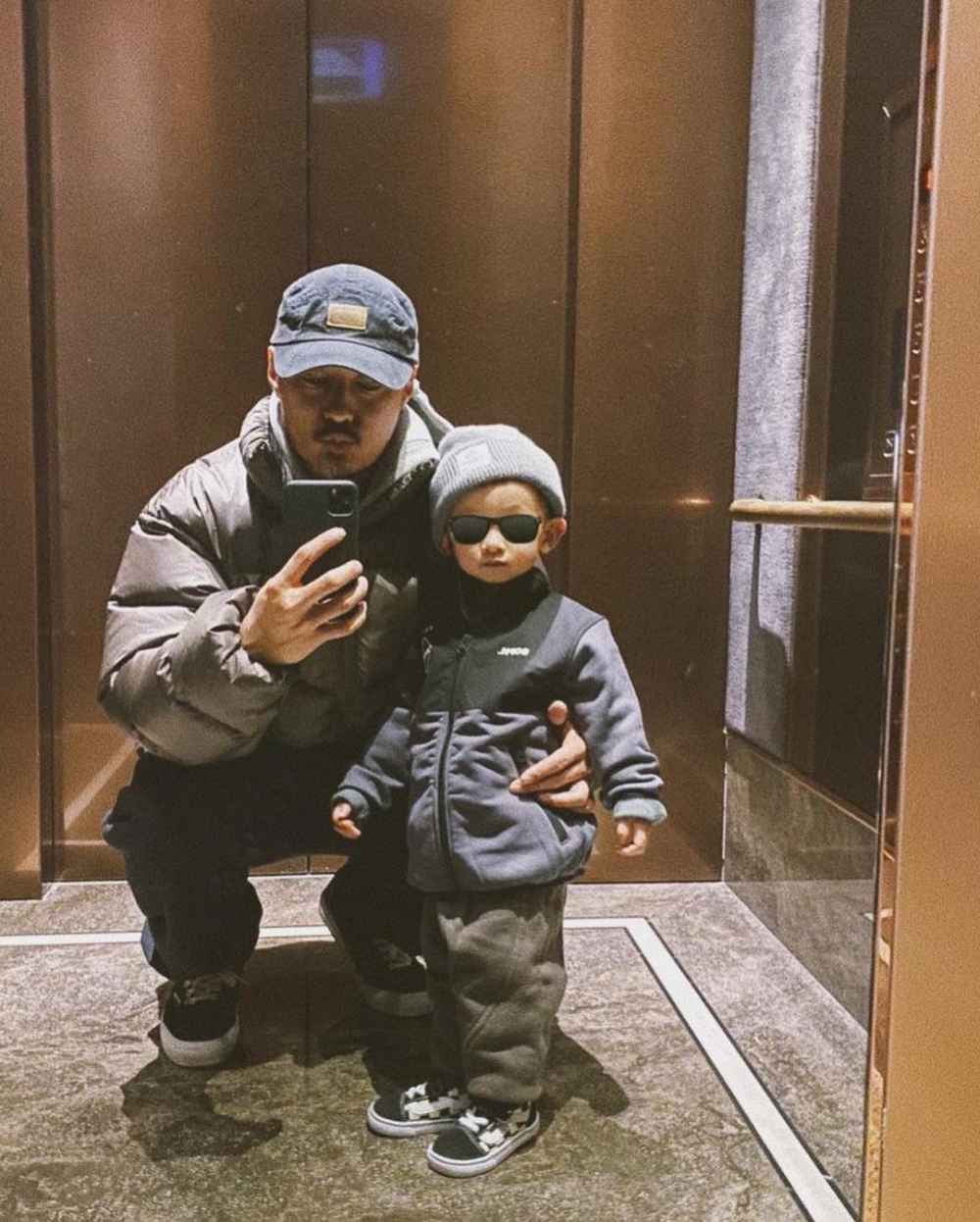 有咗仔仔之後，余文樂經常喺IG post出兩仔爺嘅合照