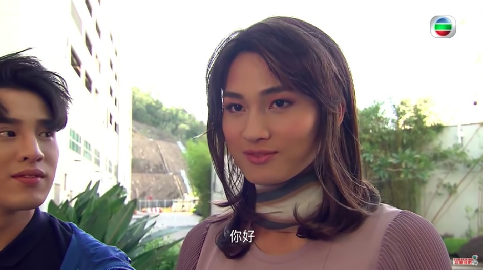 金城安嘅女裝造型獲讚「靚過唔少女人」