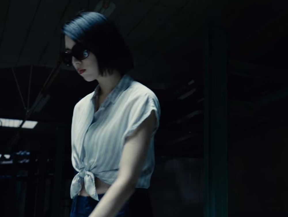 三吉彩花係故事「海濱篇」嘅重要角色嚟