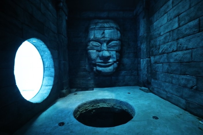 潛水員可以一邊潛水一邊欣賞，好似探險咁，絕對係 Deepspot 嘅一大賣點，相當有趣！