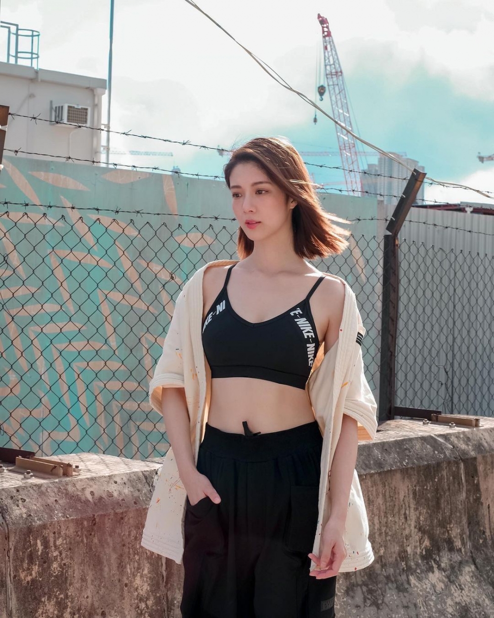 陳曉華現時係TVB旗下藝人