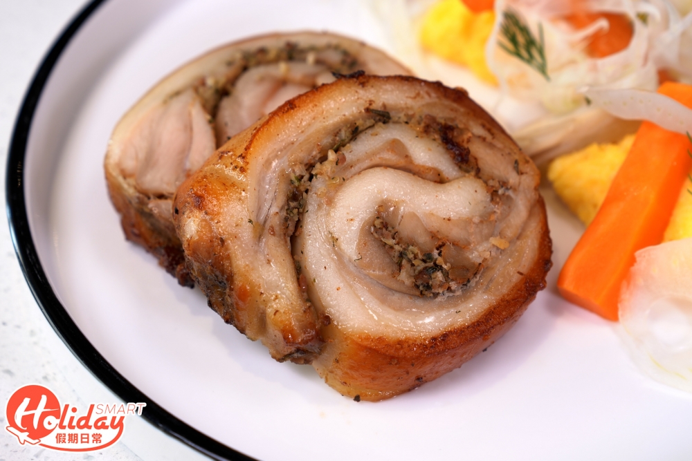 另一款推介美食則是烤乳豬捲加入茴香，油而不膩。