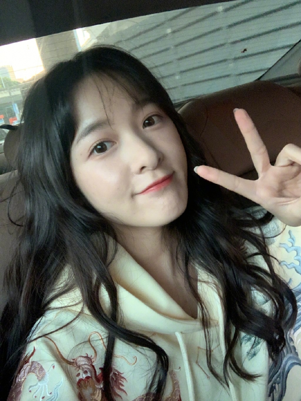 依家嘅徐嬌幾乎睇唔出當年男仔頭嘅影子