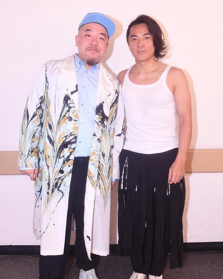 有網友指：「第一眼睇以為鄭伊健」