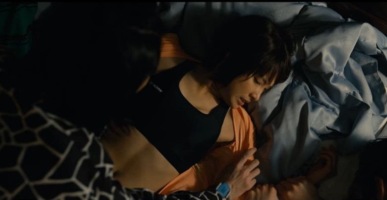 劇中土屋太鳳飾演嘅宇佐木柚葉從小就被爸爸訓練成為登山美少女,運動能力超班。