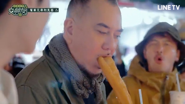 原係油炸鬼就咁食,霸氣!