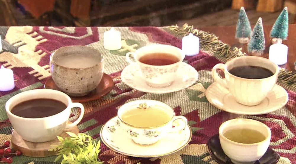 日本節目《この差って何ですか？》做咗一個實測，邀請咗 6 位女性分別測試薑茶、紅茶、綠茶、咖啡、甘酒及熱朱古力嘅保暖效果。