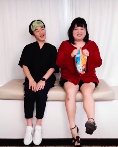 細細粒依家係王祖藍旗下藝人