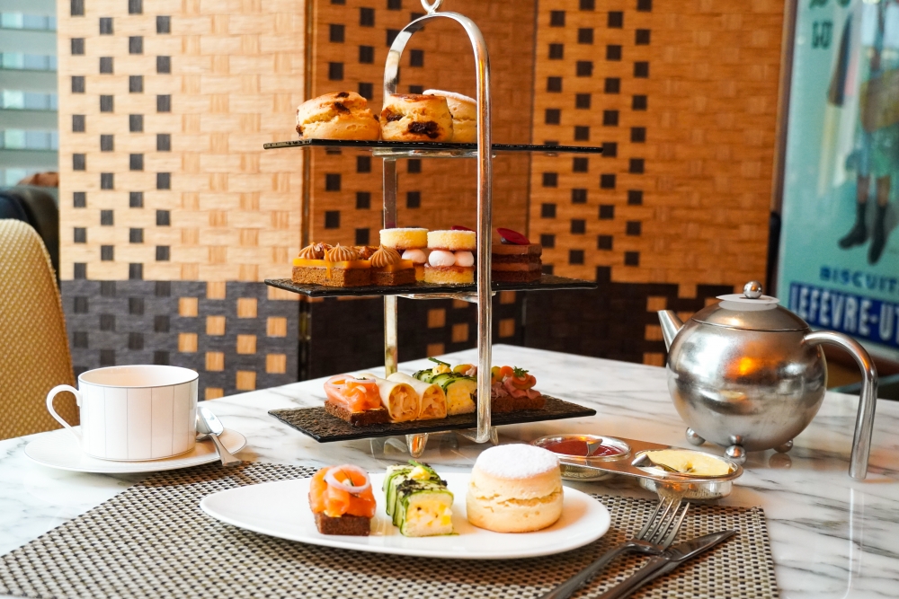 成 Set 兩位用由原價HK$15,912.6 減到 HK$2,750  起，減近 $14,000 蚊呀！！！