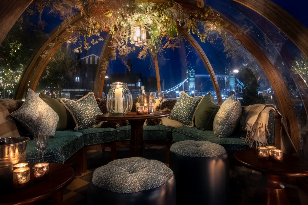 Glass Igloo 入面嘅佈置亦會隨著唔同嘅季所而有所唔同