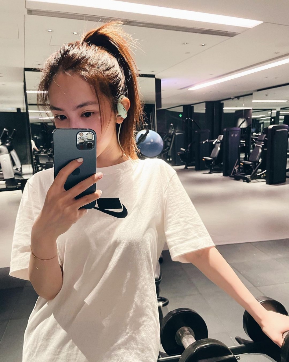 冇花紅又扣人工，依個老闆唔係好得喎