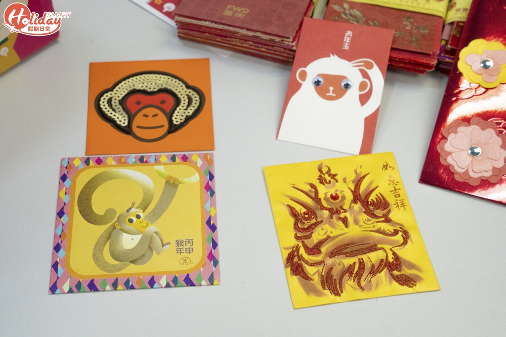 如 : 姓氏、有年份、生肖、有摺痕、釘過、有錄音功能、印有個人相片或者有自動粘貼口嗰啲就唔係咁適合去重用嘅。