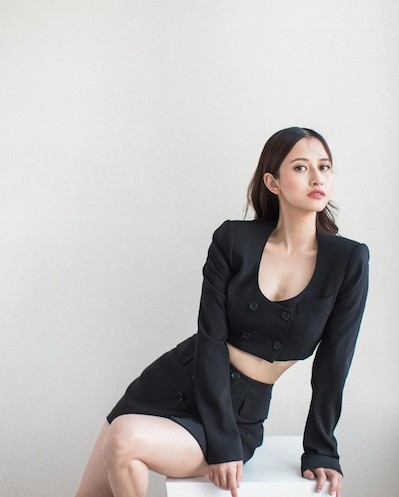 陳凱琳嘅好姊妹陳雅麗係模特兒兼演員,現年 33 歲,曾到北京電影學院進修表演,其後加入娛樂圈。