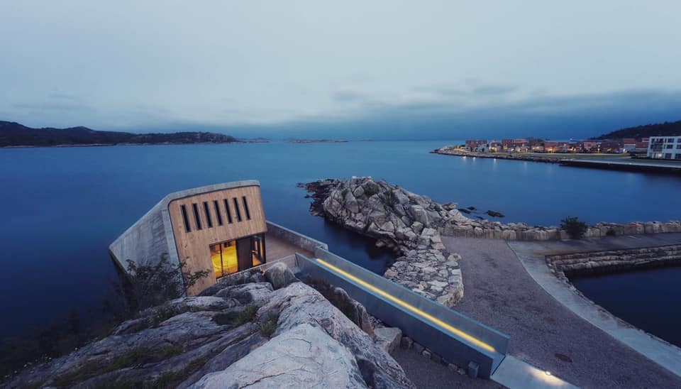 「Under」位於挪威最南端嘅小鎮